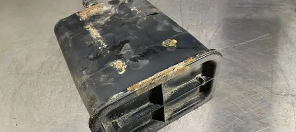 Volvo V70 Active carbon filter fuel vapour canister 17096191