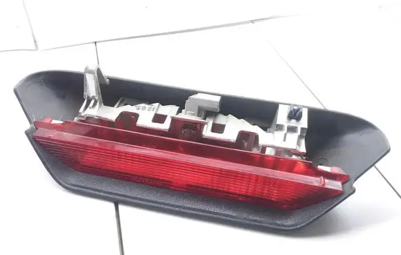 Toyota Yaris Third/center stoplight 52008