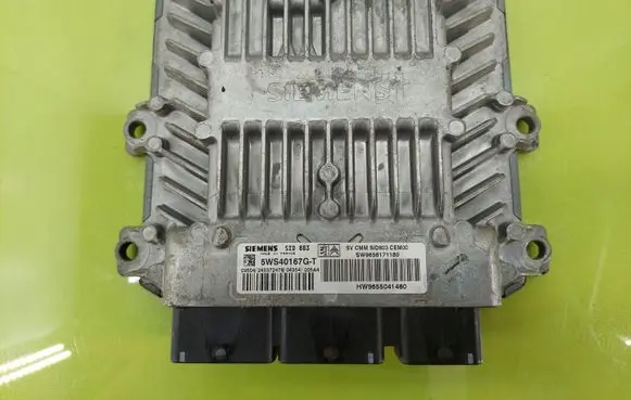 Peugeot 407 Engine control unit/module 5WS40167GT