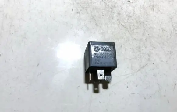 Volkswagen PASSAT B5.5 Other relay 8d0951253a v23134b52x301