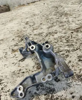 Citroen C4 Cactus Engine mounting bracket 9804121180