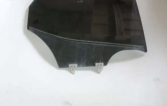 Nissan Qashqai Rear door window glass 823004ET0A