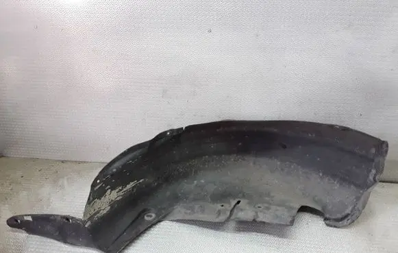 Rear arch fender liner splash guards