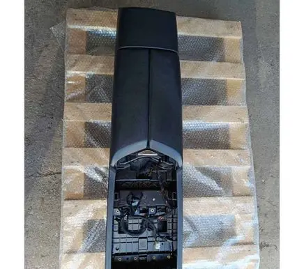 Maserati Quattroporte Armrest 105157436