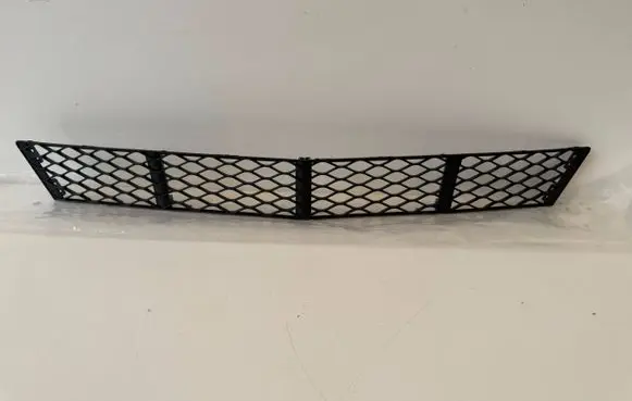 Mercedes-Benz E W211 Front bumper lower grill A2118850122