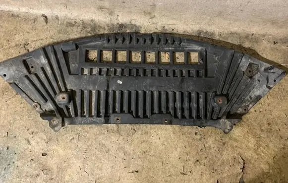 Mercedes-Benz CLS C218 X218 Front bumper skid plate/under tray 