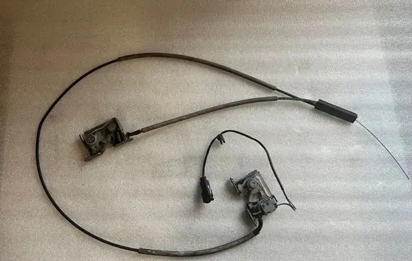 BMW X5 F15 Engine bonnet/hood lock release cable 