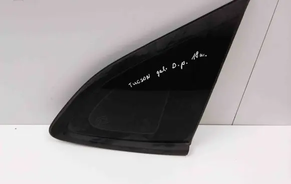 Hyundai Tucson TL Rear vent window glass DOT184AS2M432 43R00107