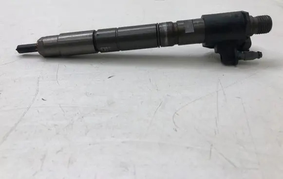 Volvo S60 Fuel injector 31303238 313032382311 13080603357