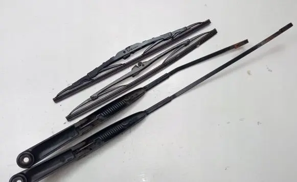 Fiat Panda II Front wiper blade arm A065
