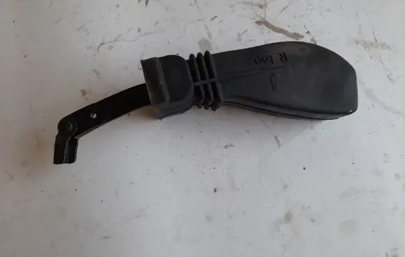 Volkswagen Touareg II Front door check strap stopper 7P0837267