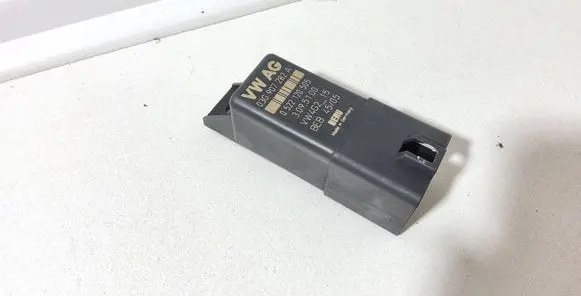 Audi A3 S3 8P Glow plug pre-heat relay 03G907282A 0522120505 3095100