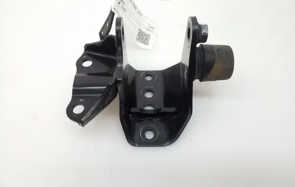 Toyota Avensis T270 Engine mounting bracket 123210R010