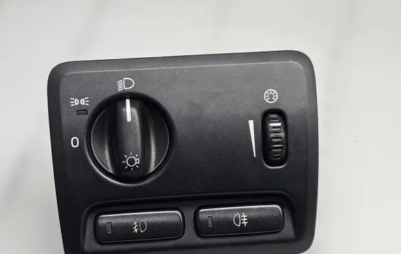 Volvo XC70 Light switch 8691749 05W13E02