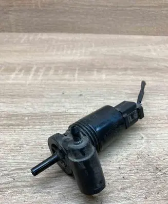 BMW 5 E60 E61 Windscreen/windshield washer pump 2751743 WithPlug