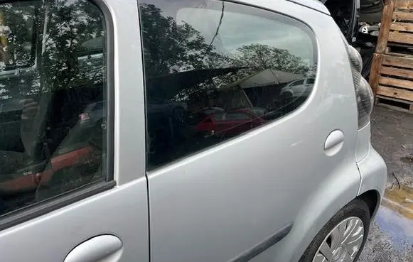 Citroen C1 Rear door window glass 