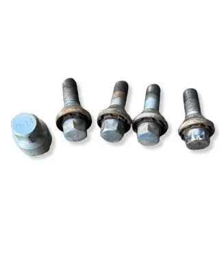 Volvo V60 Nuts/bolts 7611