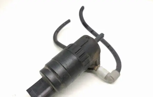 Skoda Octavia Mk2 (1Z) Windscreen/windshield washer pump 1K6955651