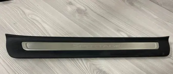 KIA Sportage Front sill trim cover 85884F1500