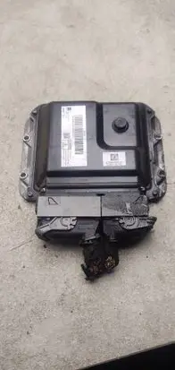 Opel Astra H Engine control unit/module 275820955101 2758209551