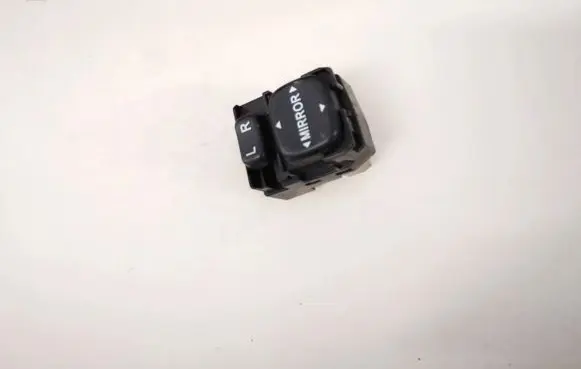 Toyota Corolla Verso E121 Wing mirror switch 183574