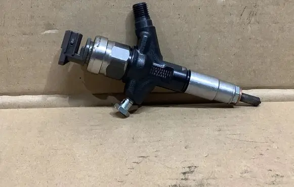 Fuel injector