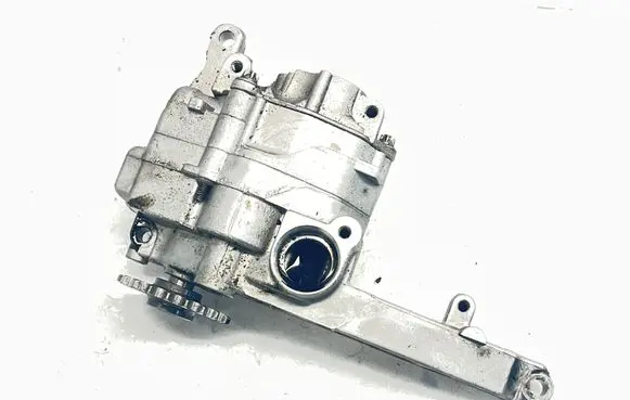 Mercedes-Benz ML W164 Oil pump A6421810647