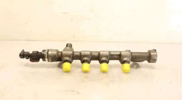 Opel Insignia A Fuel main line pipe 028100224