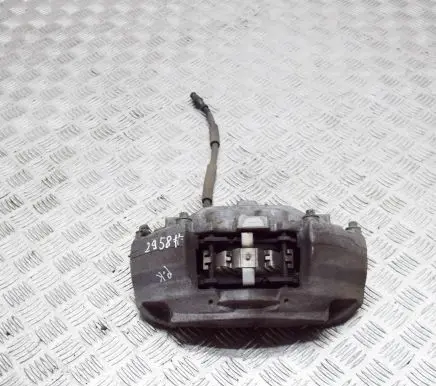 Mercedes-Benz C W205 Front brake caliper