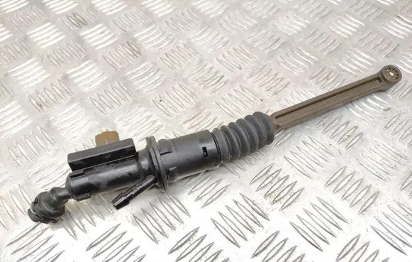 Clutch slave cylinder