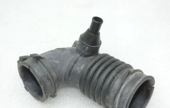 Toyota Auris 150 Air intake hose/pipe