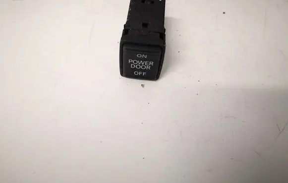 Nissan X-Trail T32 Central locking switch button 16318MD
