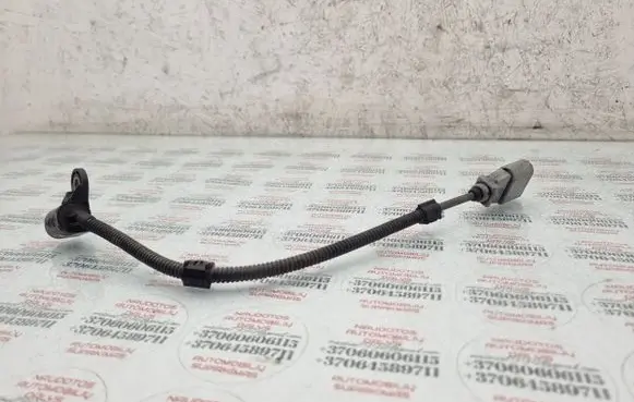 Volkswagen PASSAT B6 Crankshaft position sensor 9805940