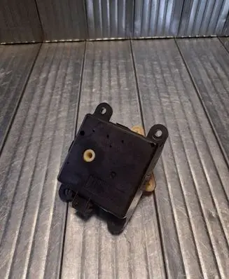 Nissan Primera Air flap motor/actuator 3T05030820