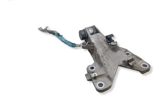 BMW 3 E92 E93 Engine mounting bracket 6760315 22116760315
