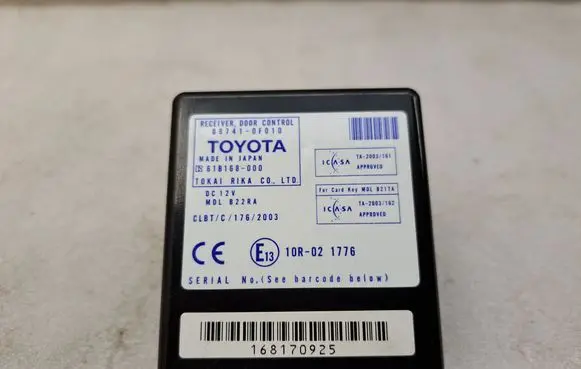 Toyota Corolla Verso AR10 Door control unit/module 61B168000 897410F010