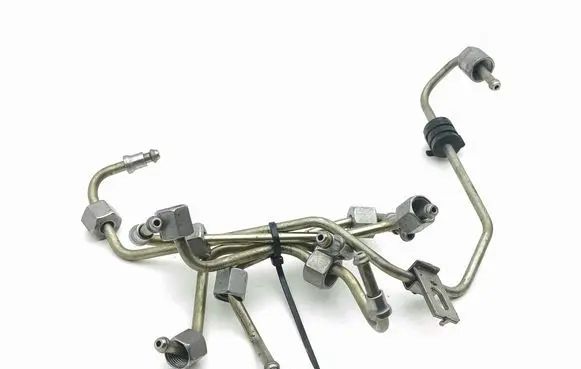 Fuel injector supply line/pipe