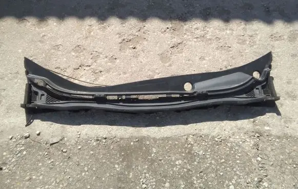 Nissan Leaf I (ZE0) Wiper trim 668623NA0A