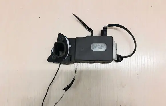 Volvo V50 Fuel tank cap lock 30716754