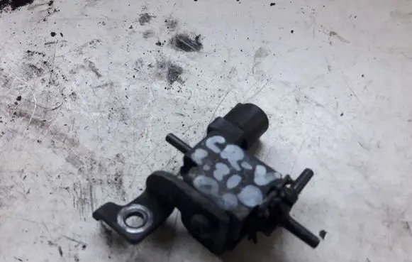 Honda CR-V Vacuum valve 
