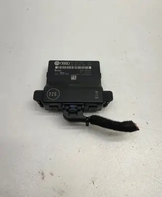 Audi A3 S3 A3 Sportback 8P Gateway control module 1K0907530J 1K0907951
