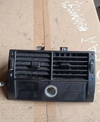 BMW X5 E53 Rear air vent grill 8409081 8370910 8370911
