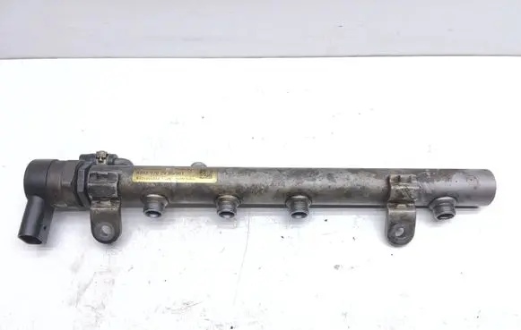 Mercedes-Benz E A207 Fuel distributor A6420702995