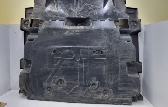 Mitsubishi i-MiEV Engine splash shield/under tray 5370B338