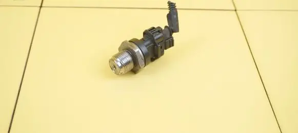 Volvo C70 Fuel pressure sensor 0281002995 D5204T5