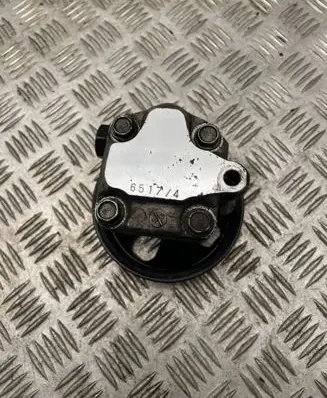 KIA Sorento Power steering pump 65174