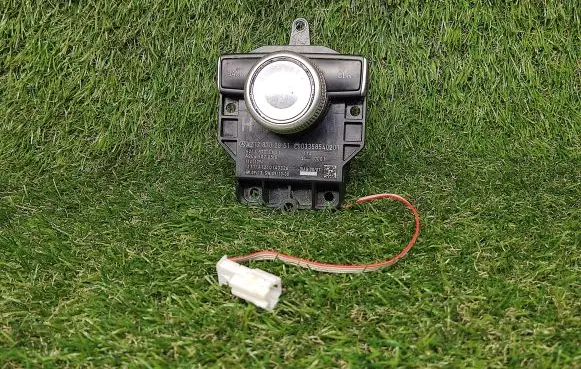 Mercedes-Benz E W212 Head unit multimedia control A2128702851 A2128703151 A2049020501