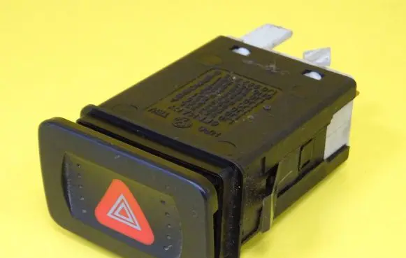 Volkswagen Golf IV Hazard light switch 1J0953235A 1J0953235B 1J0959621B