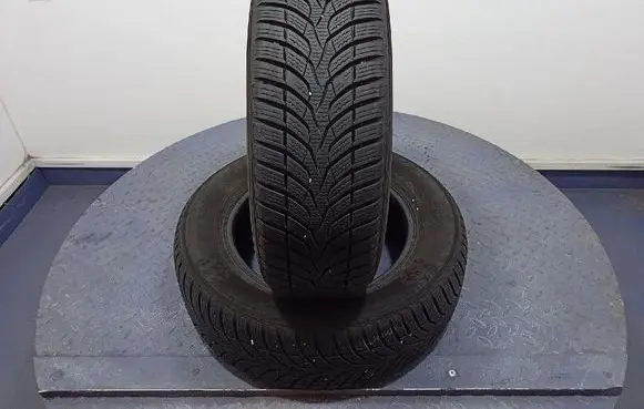 BMW X3 E83 R17 winter tire 8904288100310