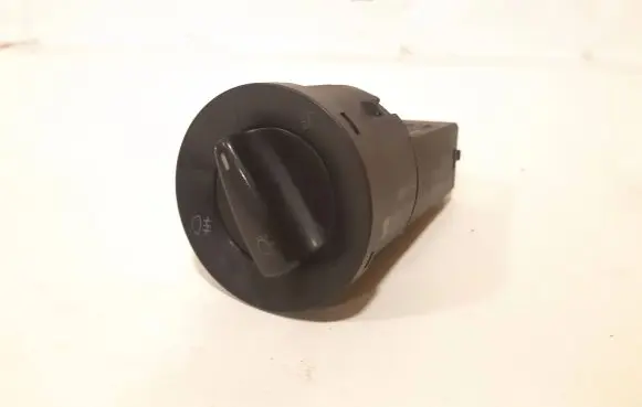 Volkswagen Golf IV Light switch 1C0941531